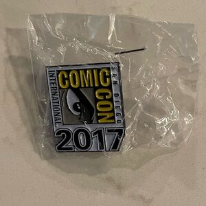 2017 San Diego Comic-Con SDCC EXCLUSIVE Official Enamel Convention Pin -  SEALED